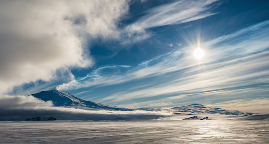 Erebus eruption, Oct 2013. Credits: Alasdair Turner